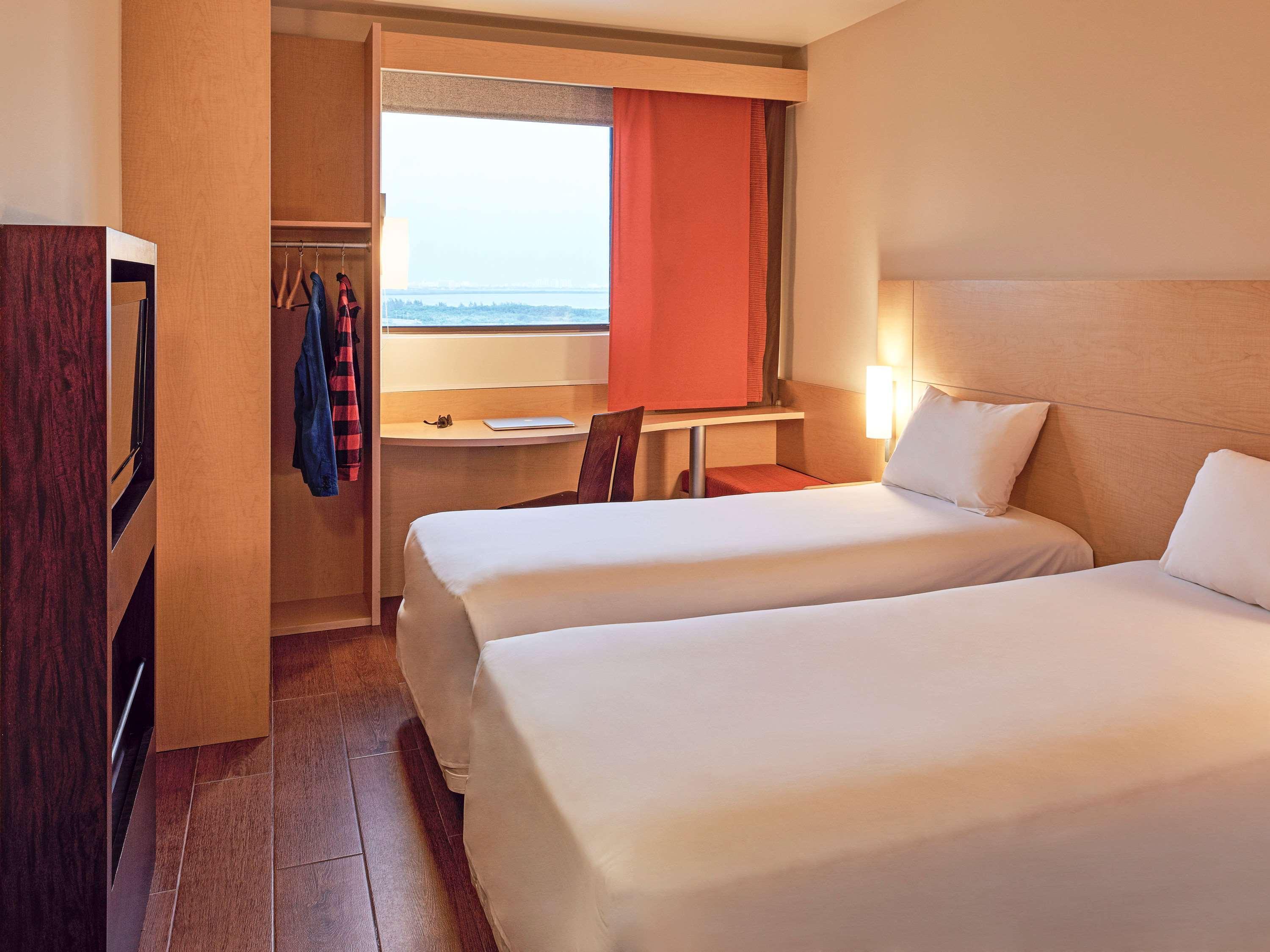 Ibis Cancun Centro Экстерьер фото