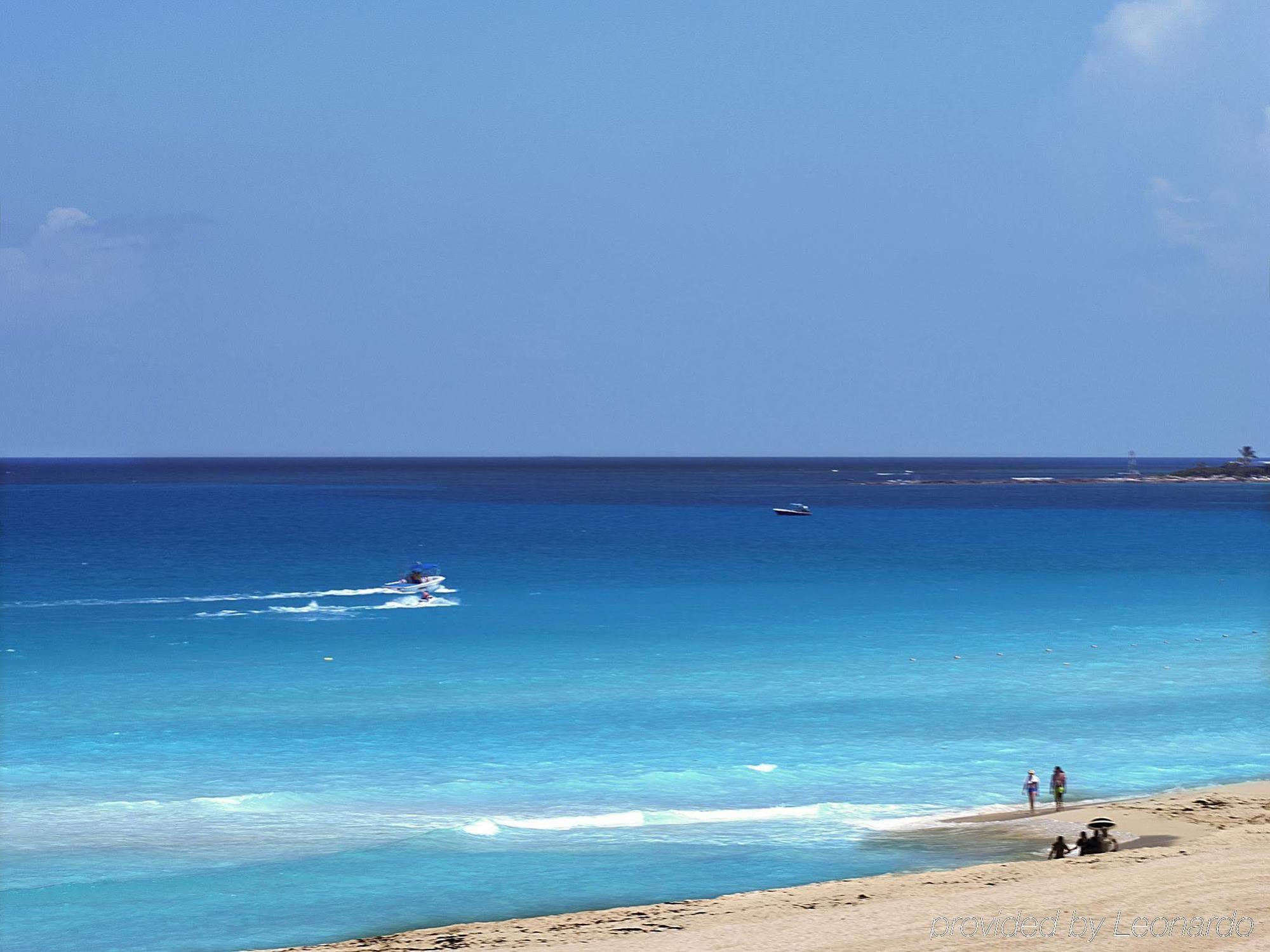 Ibis Cancun Centro Экстерьер фото